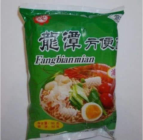 80年代人气最高的方便面华龙面已绝版最后一种还很畅销