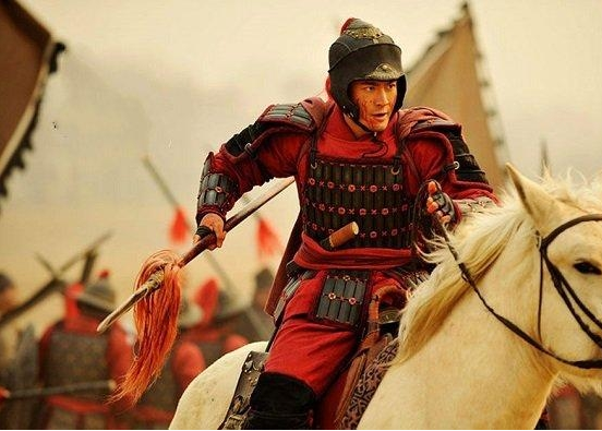 岳飞靠一把丈八铁枪驰骋战场关键就在枪杆子一般人根本用不起