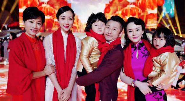 韩雪全家照母女仿佛一个人看到奶奶才知道她能红和家世无关