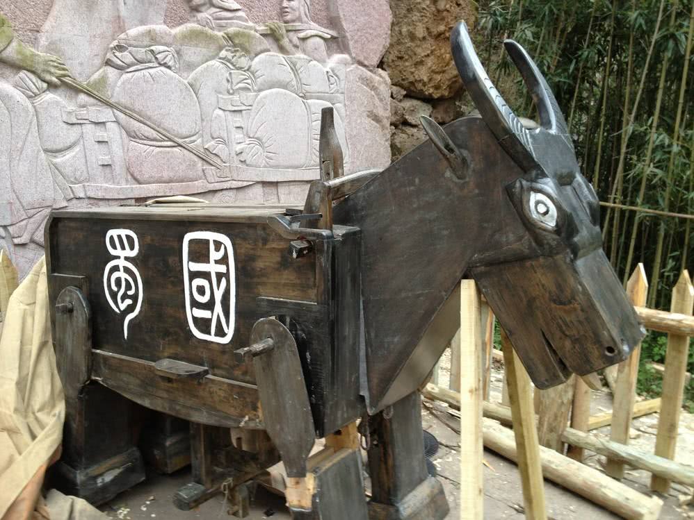 军事发明,军事著作,军事战略与阵法亮性长于巧思,损益连弩,木牛流马