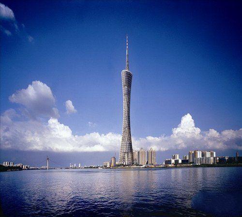 是整个广东的重要标志之一,登上塔顶可以将整个广州城尽收眼底