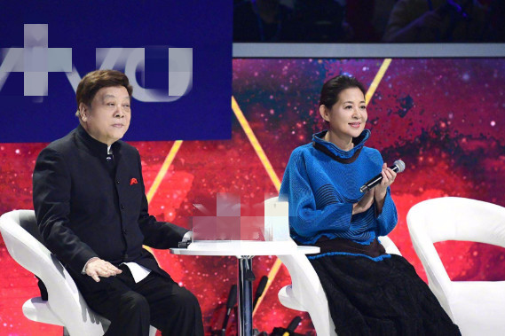 王牌:沈腾尝试抱起贾玲,请关晓彤帮忙都失败,贾