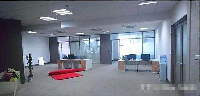 范冰冰工作室人去楼空!再看李晨微博,网友:原来