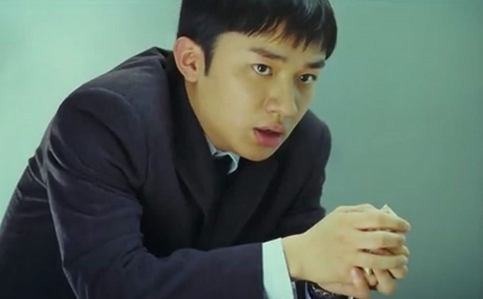 王祖蓝,第一次在荧幕前看到他的时候,是在古天乐主演的电影《保持通话