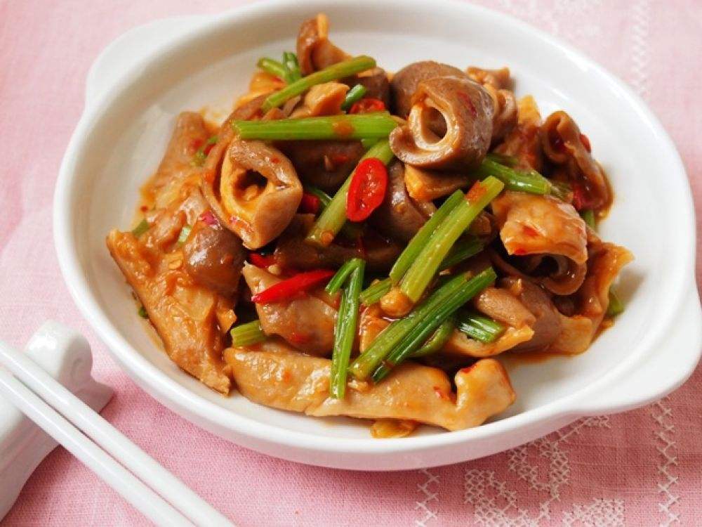 老厨娘说漏嘴:多加这一步,炒出的猪肚爽滑又入味