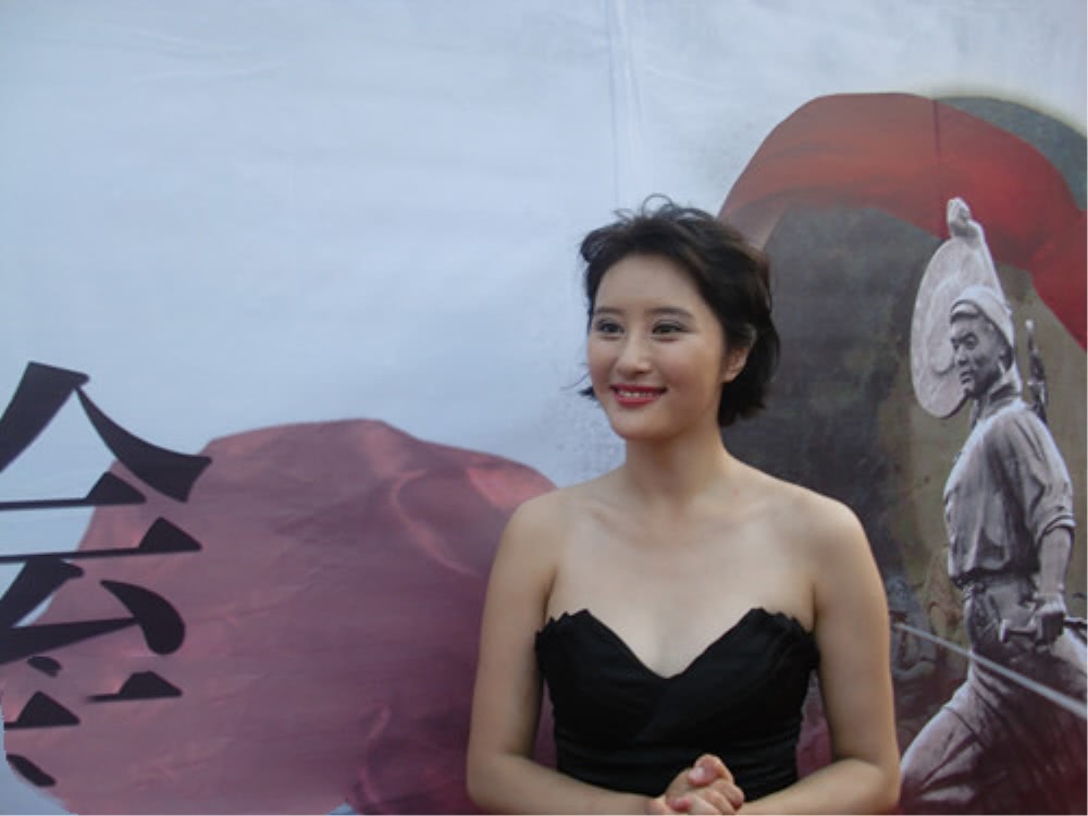 最近媒体也传出一个消息,说李欣汝有可能要复出了,但是,恐怕她复出的