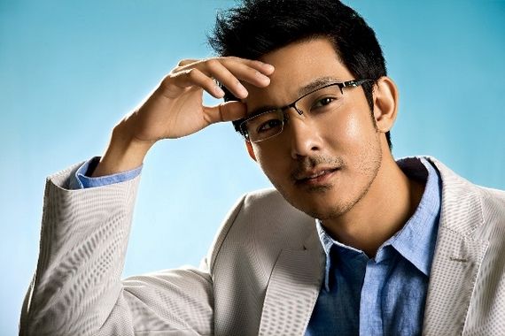 他曾是不婚主义者,被称为"偶像剧王子",与女友相恋9年结婚