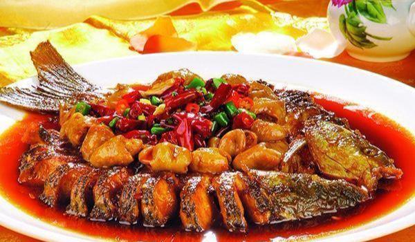 草鱼记住这些小技巧,比酸菜鱼好吃,下饭,过节必备美食!