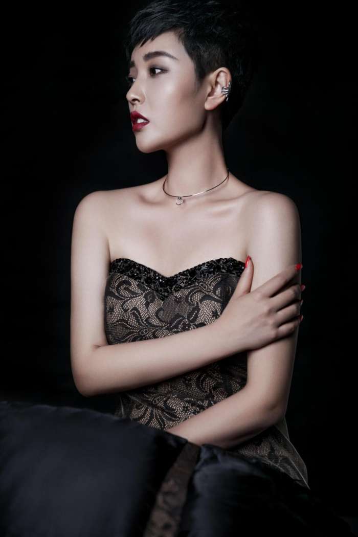 歌手魏语诺华丽展现摇滚范儿,95后粉丝疯狂追捧!