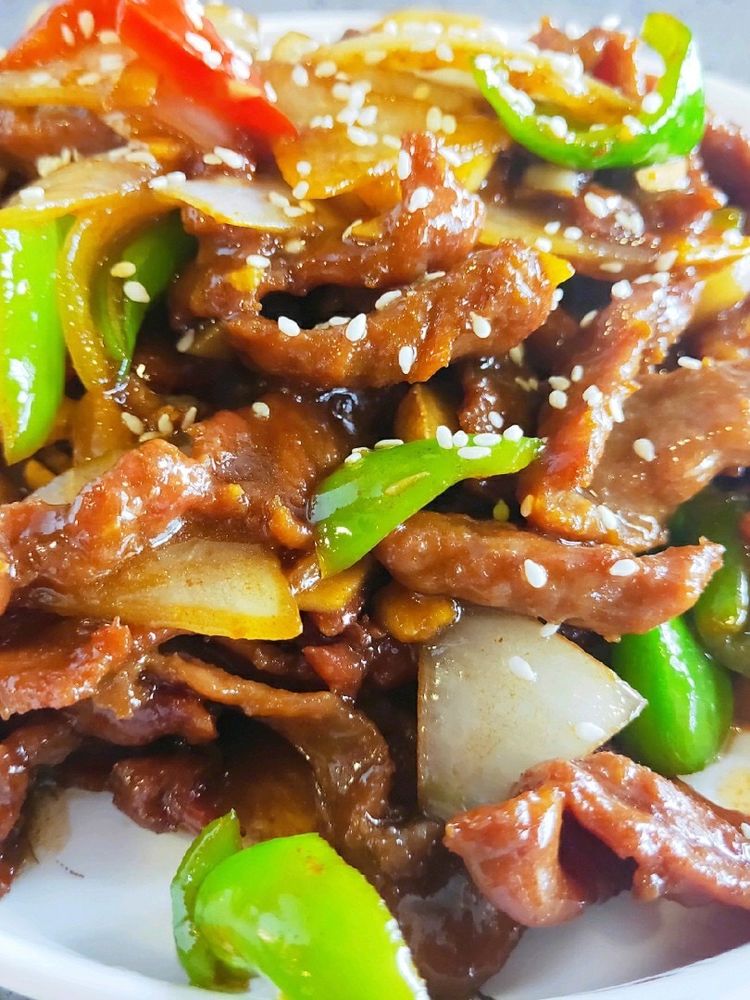 10分钟快手菜,无敌好吃尖椒炒牛肉,做一盘家人都喜欢,特下饭