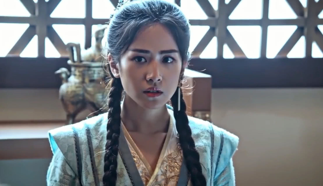 斗破苍穹纳兰嫣然向萧炎下跪了不知道她是否还记得三年之约