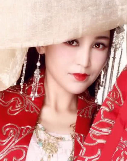 《灵魂摆渡》里的"最美孟婆",剧外竟认不出,还被吐槽整容脸?