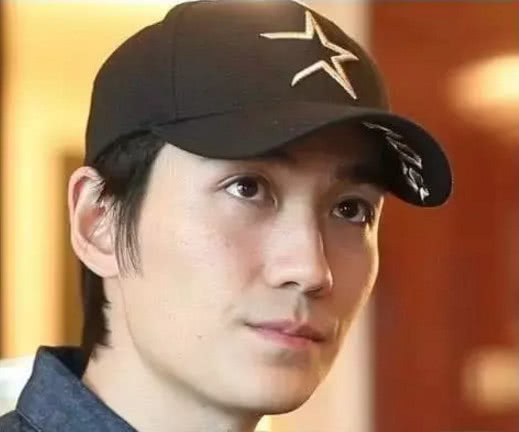 有种"整容"叫朱一龙卸妆,生图曝光差距很明显,再也不敢叫老公