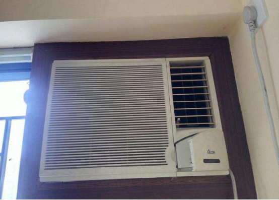 为什么香港普遍都装这种窗式空调?师傅道出内情,才知太聪明了