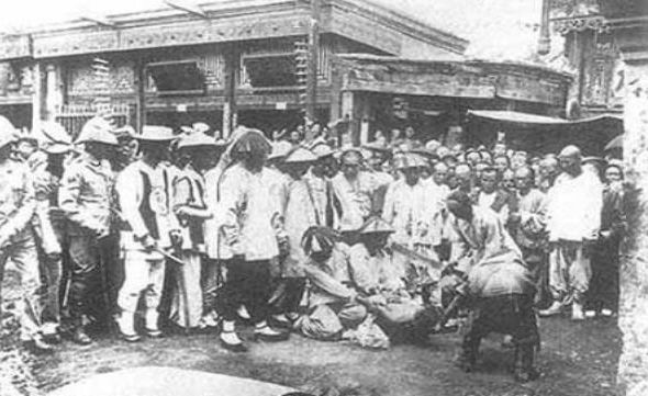 中国最后一个刽子手,砍了300个人头,出家被拒,晚年悲惨|死刑|民国|刽子手_新浪新闻