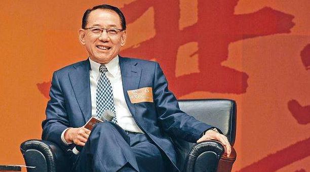 身家百亿妻子却与他离婚,后妻子被骗光身家,他让妻子来给他打工