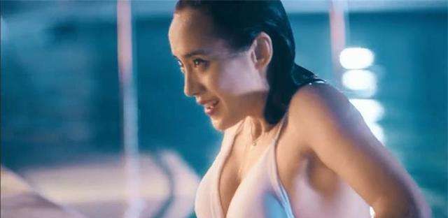 《夏洛特烦恼》秋雅发新照片,网友:我们怎能忘了你