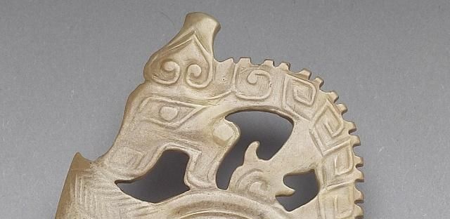 古玉学步(154):孤芳自赏皆"高古" 馆藏一现立两判