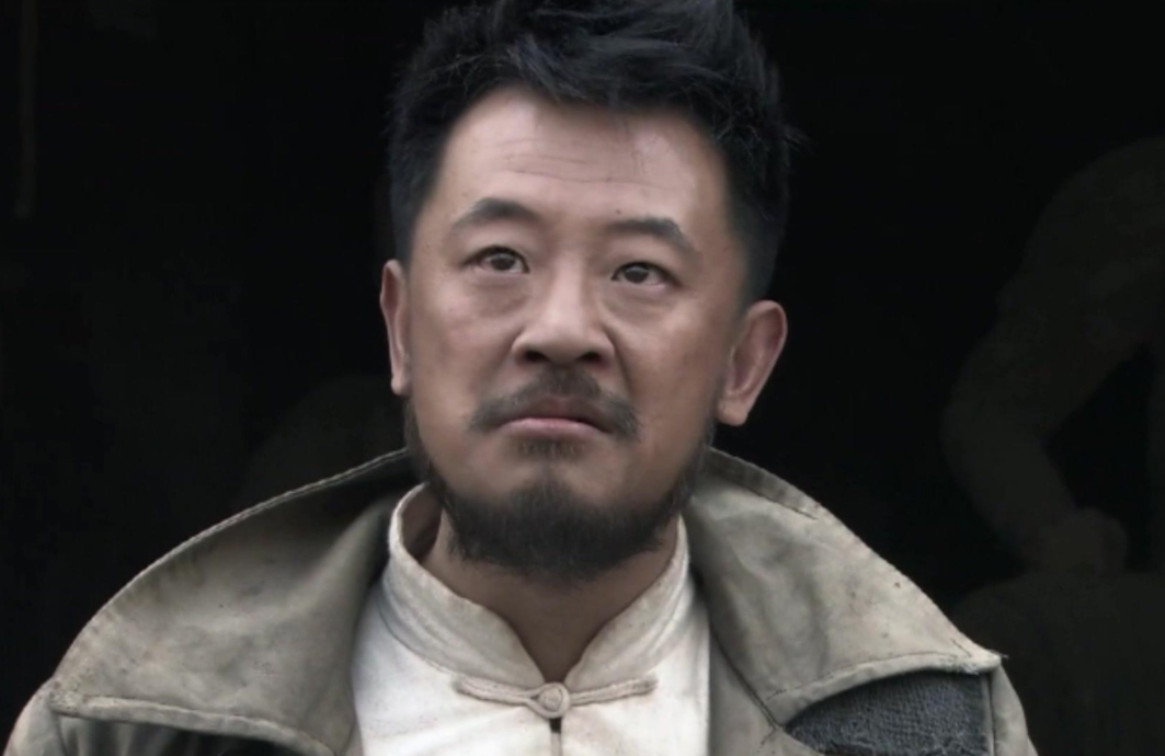 同样是出演抗日剧,黄海波演技出众,而他让观众爱国情怀暴增