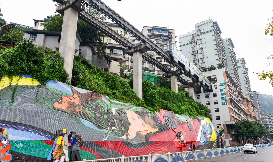 重庆是不是一座包容好客的城市?从李子坝观景台就可以看出来