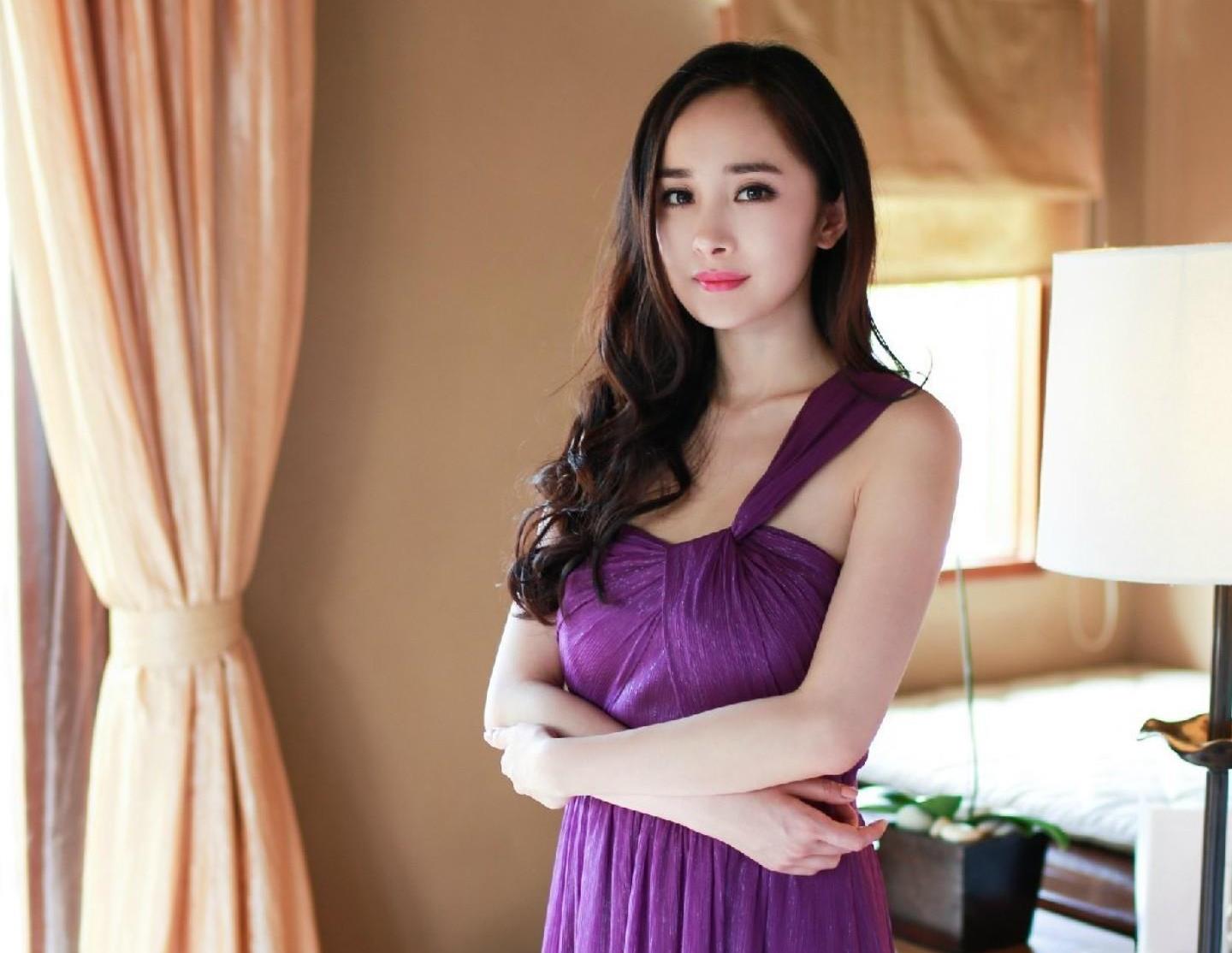 洛熙黄圣池新剧首担男主角男二是杨幂公司的新人期待