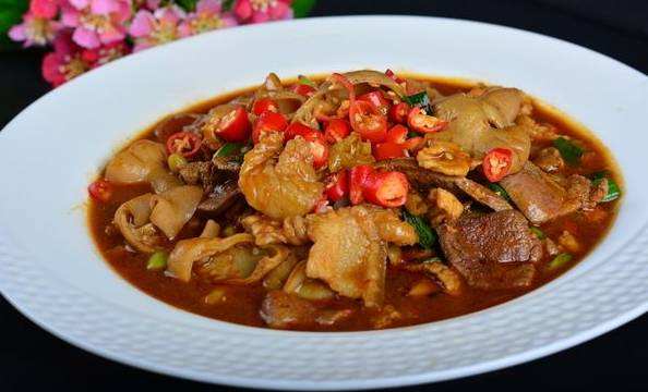 一道家常菜,荤素搭配,开胃下饭,好吃不上火,连汤汁都吃一碗饭|猪肺