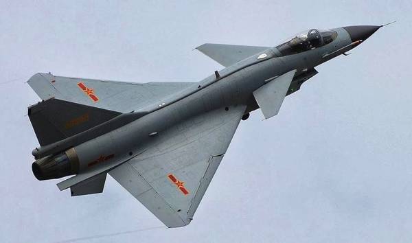 外媒称歼10喷刷隐身涂料后能与歼20配合作战,而现实却并非如此