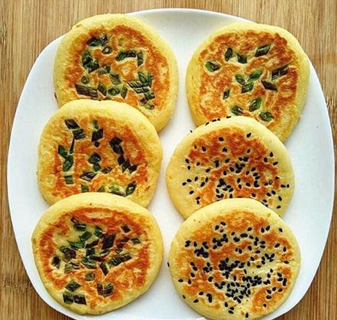 外酥里嫩的奶香烙饼,做法简单易学,邻居的小孩都不肯走了!