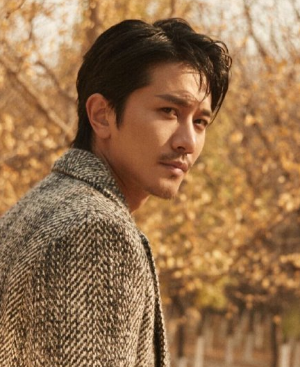 彭冠英在"裸婚时代"中,饰演的是女主角童佳倩一起长大的儿时玩伴杜毅