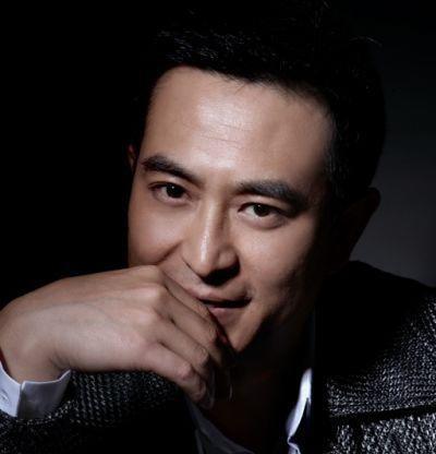 张嘉译稳重成熟的男人,他用自己的毅力成功坚持到最后