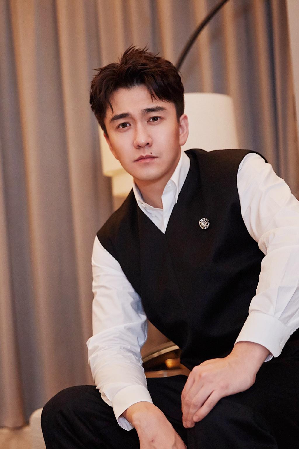 翟天临,辛芷蕾疑似恋情曝光?网友:两个满脸野心的人,挺般配!