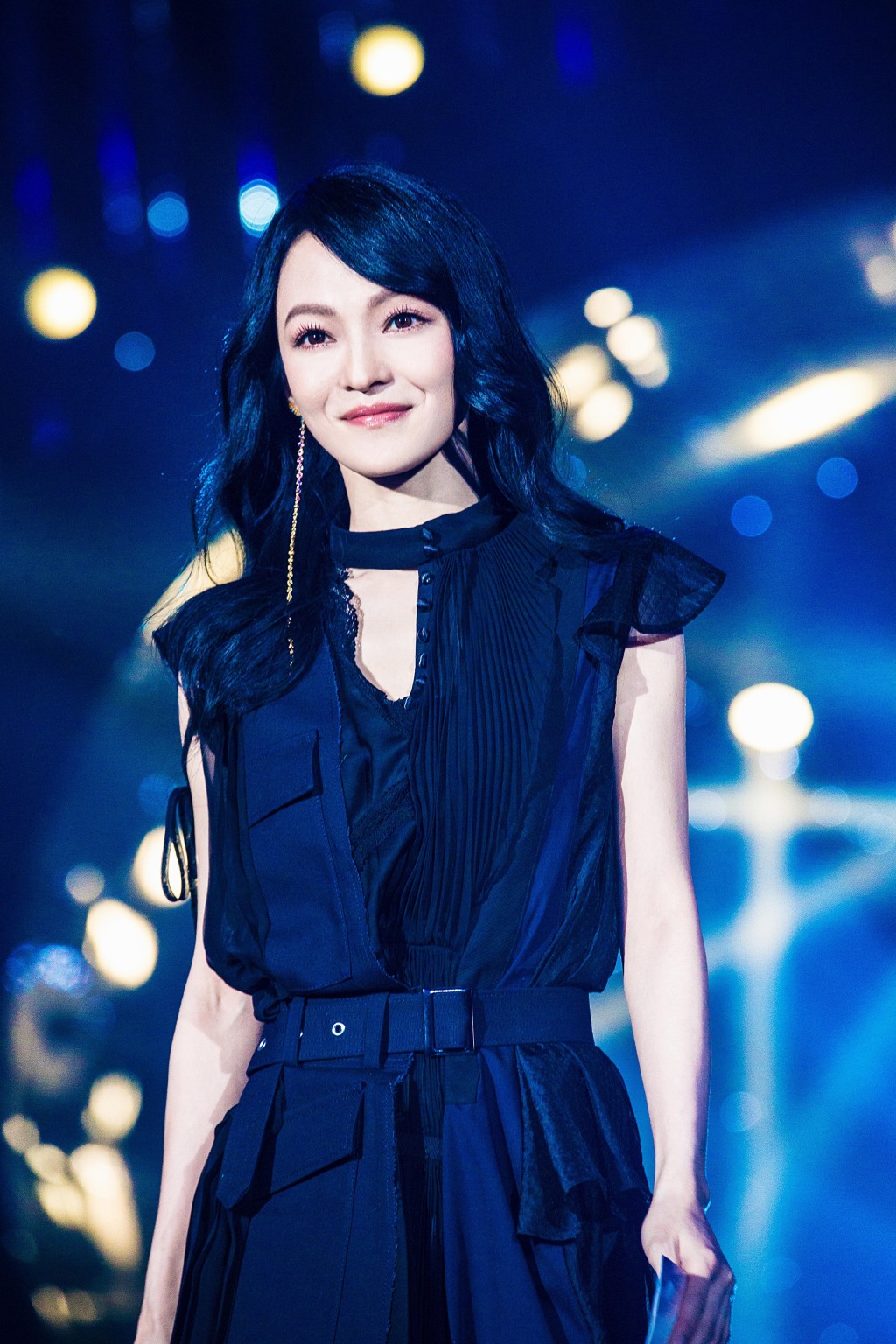 被亲妈卷走1亿,还告她不赡养父母,沉寂10年,她成励志女神|女神|张韶涵