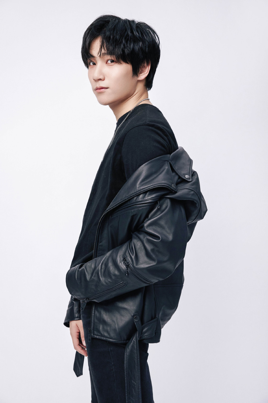 李长庚现身《这!就是原创》 偶像转身只为坚持内心音乐梦想