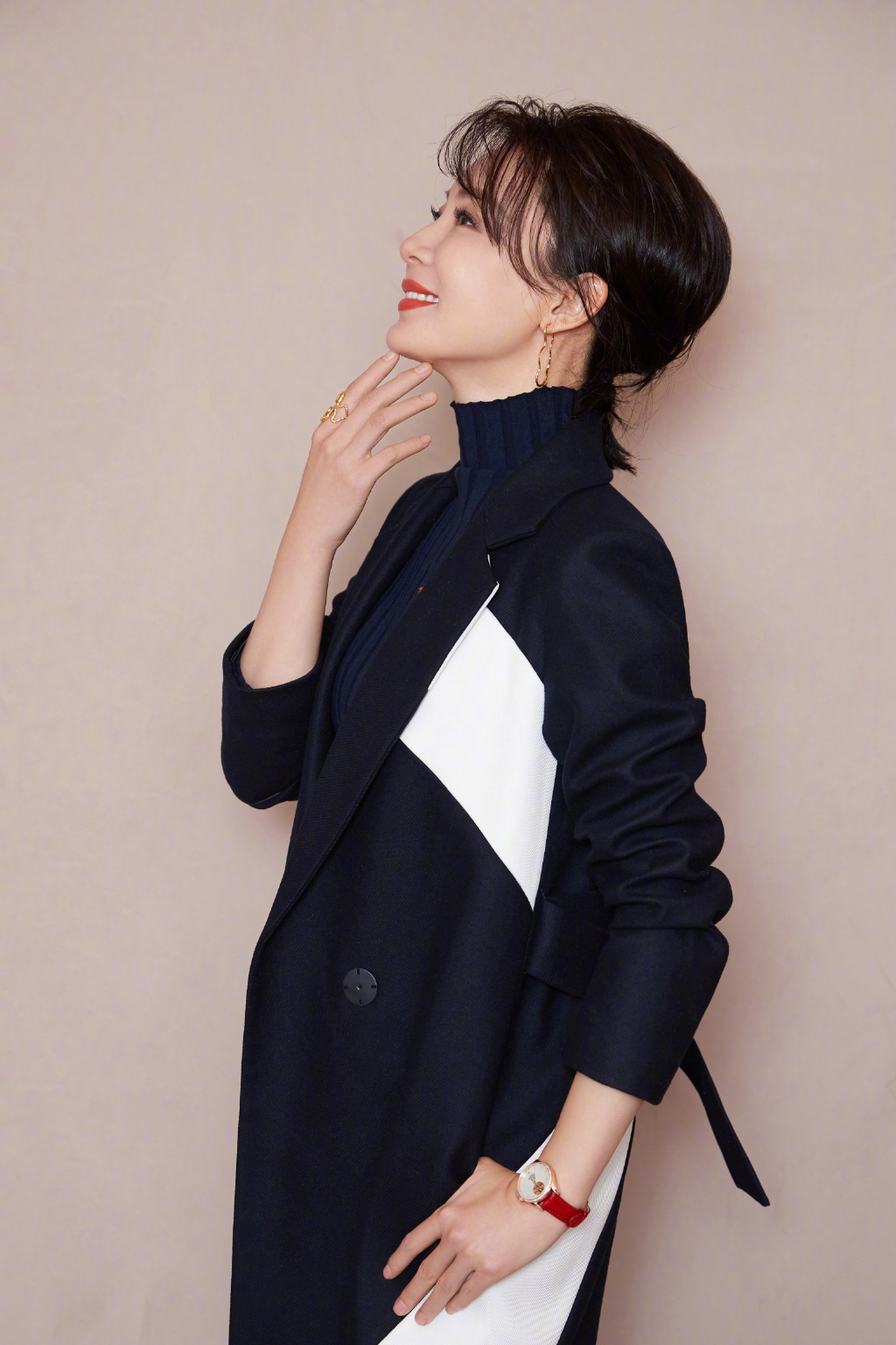 陈数只是剪款波波头,42岁秒变20岁青春少女,看完我也想剪短发了