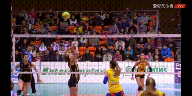 网评:朱婷扣球经常抄手,两项绝技已入黑化境界遥遥领先!