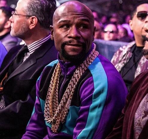 3大习惯让他每年花费千万,每周理发要花2万