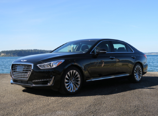 现代也要推出高端车型了,这车气场不输奔驰s级,配备八缸发动机