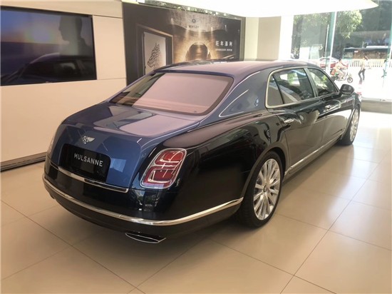 宾利慕尚加长版,开车门立显豪车新概念,豪门首选座驾