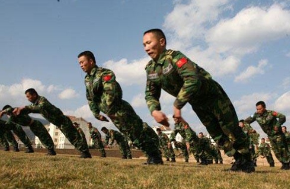 义务兵2年后可以不退役，只需要满足条件，可以干一辈子|义务兵|服兵役|退役_新浪新闻