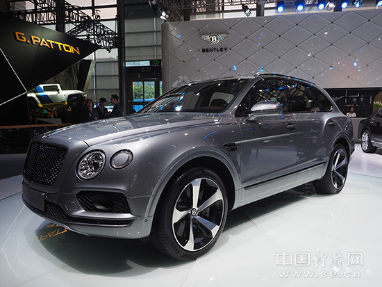 宾利全系车型亮相深港澳车展 添越Bentayga V8首秀
