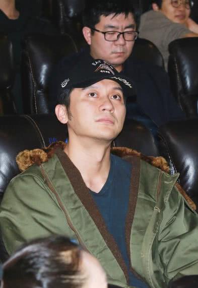 李晨近照曝光,出席活动素面朝天,现场积极互动笑容满面!