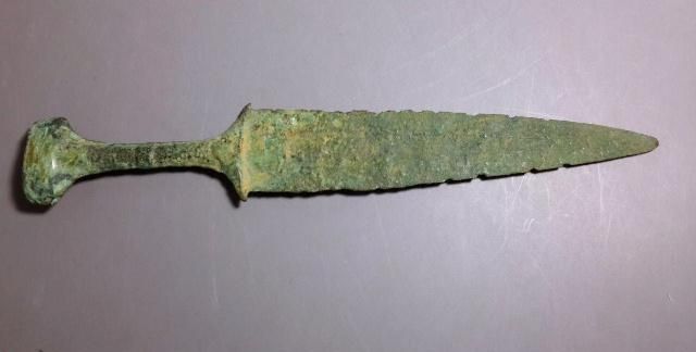 战国青铜匕首荆轲在做大事之前,觉得必须得有个好工具,于是燕太子丹