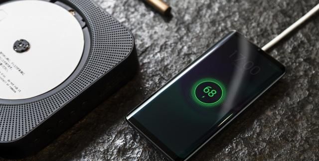 中国制造再次影响世界?全身零开孔手机将定