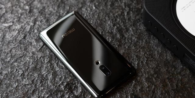 中国制造再次影响世界?全身零开孔手机将定