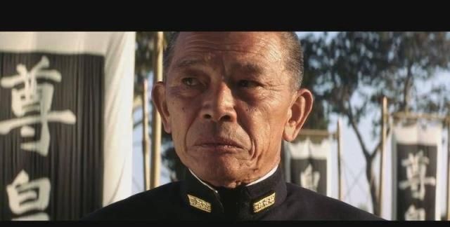 他就是时任海军中佐参谋的源田实,他有许多不一般的本事.