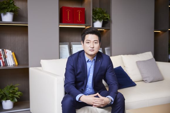 作为以金融信息中介服务为核心业务的金融科技平台,向前金服今年将在