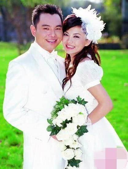 才华横溢的周艳泓曾作为亚洲唯一代表参加维也纳"世界音乐家舞台"颁奖