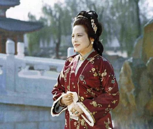 红楼梦中邢夫人和邢德全邢忠是什么关系,邢岫烟究竟是谁的女儿?