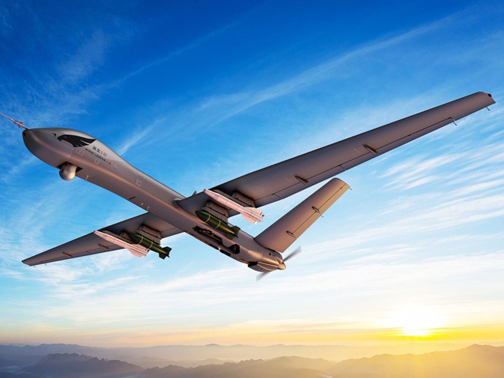 翼龙无人机遥控升空!一小时炸翻30辆战车,400人没一个跑掉