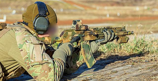 俄罗斯联邦安全局特种部队阿尔法所使用的各种西化改装ak105ak-105的